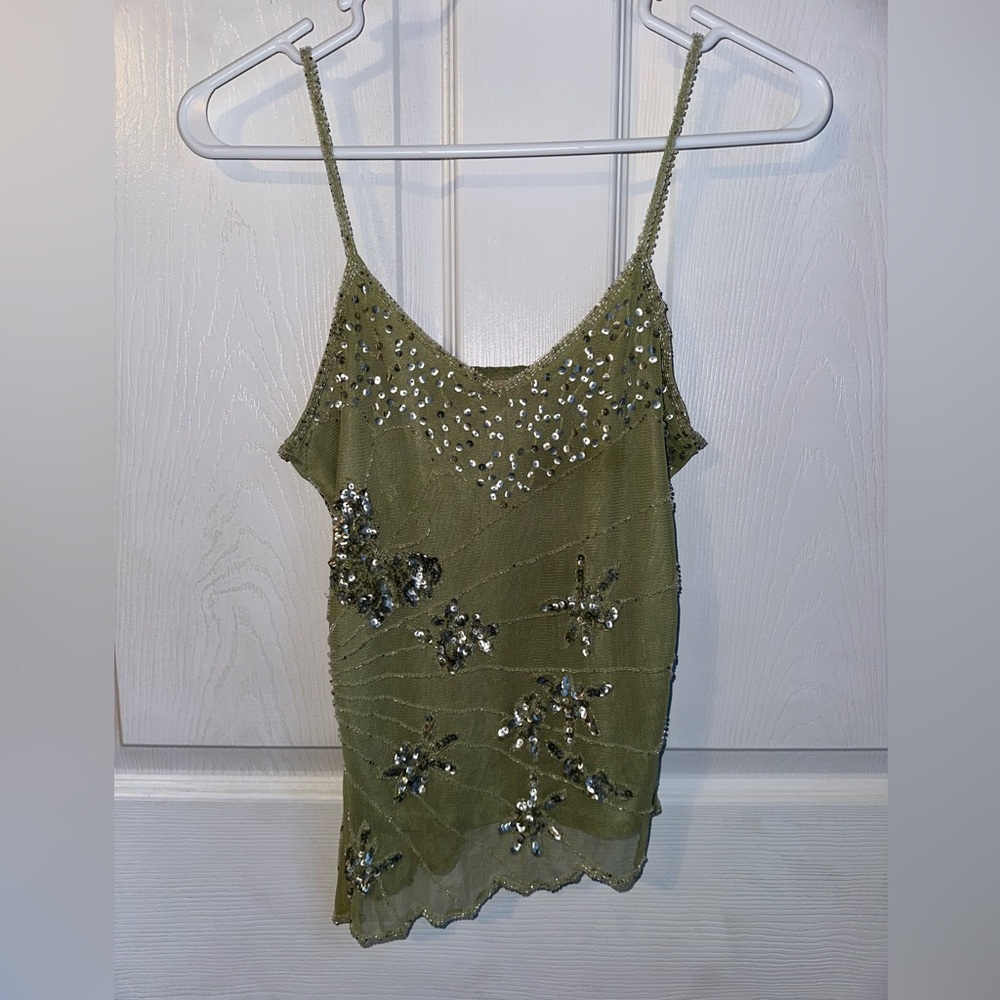 lipstick green tank top